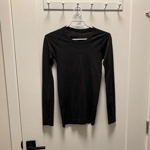 Old swiftly tech long sleeve lululemon.